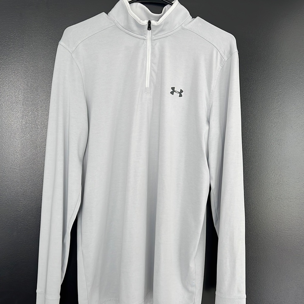 Under Armour Heat Gear off white/light gray 1/4 zip pullover Size Medium